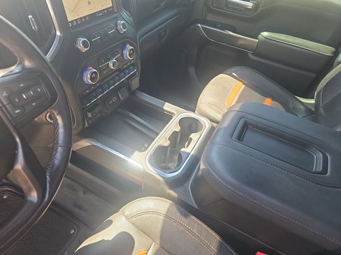 Used 2022 GMC Sierra 2500 AT4 w/ AT4 Premium Plus Package AWD/4WD image 25