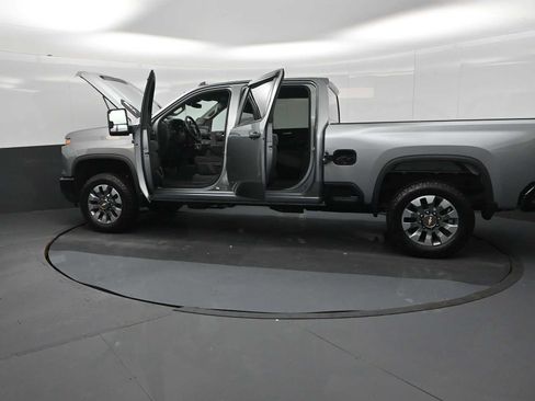 Used 2025 Chevrolet Silverado 2500 Custom AWD/4WD image 29