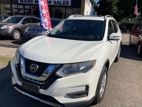 Used 2019 Nissan Rogue S w/ Special Edition Package AWD/4WD image 2