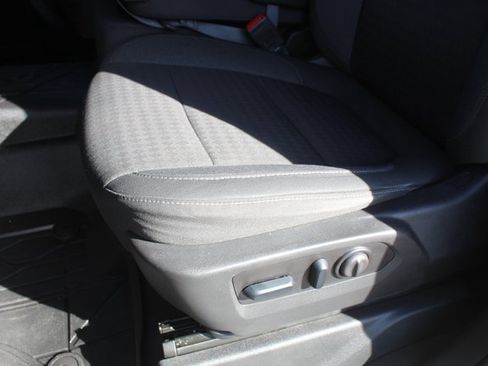 Used 2022 Chevrolet Silverado 2500 Custom w/ Custom Convenience Package image 31