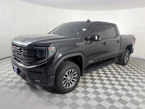 Used 2023 GMC Sierra 1500 AT4 w/ AT4 Premium Package AWD/4WD image 3
