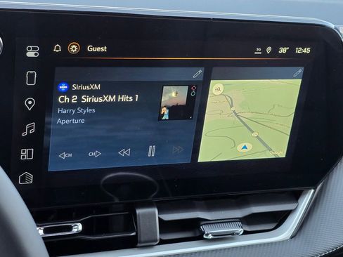 New 2026 Chevrolet Equinox LT w/ Convenience Package II FWD image 32