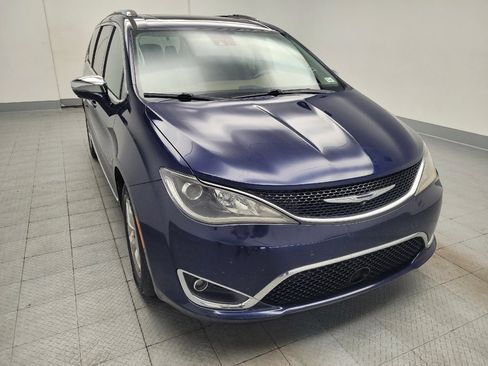 Used 2017 Chrysler Pacifica Limited FWD image 14