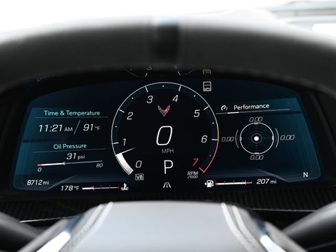 Used 2022 Chevrolet Corvette Stingray Premium Conv w/ Z51 Performance Package RWD image 17