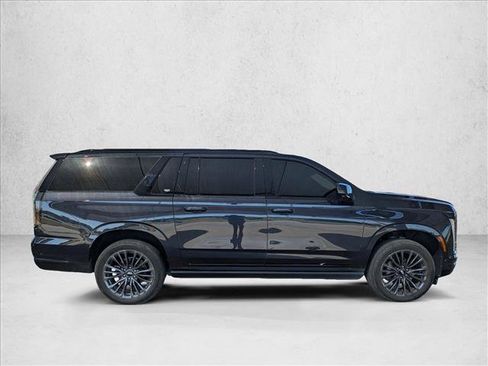 Used 2025 Cadillac Escalade ESV Sport Platinum w/ LPO, Floor Liner Package AWD/4WD image 4