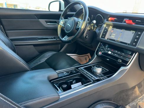 Used 2016 Jaguar XF R-Sport image 58