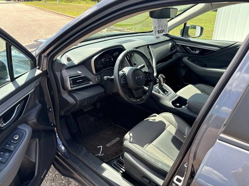 Used 2025 Subaru Outback Onyx Edition AWD/4WD image 10