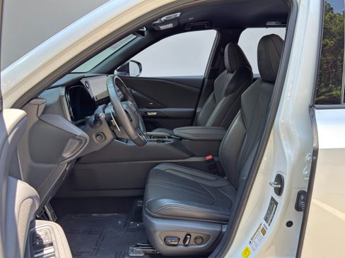 Used 2024 Lexus TX 500h AWD w/ Technology Package image 16