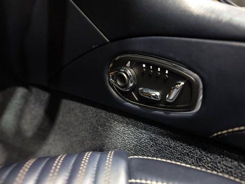 Used 2019 Aston Martin DB11 Volante image 17