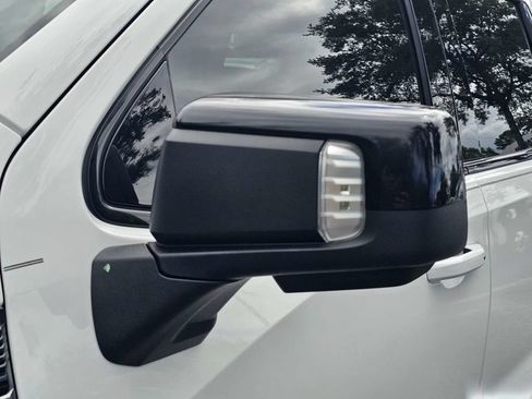 Used 2023 GMC Sierra 1500 AT4 w/ AT4 Premium Package AWD/4WD image 11