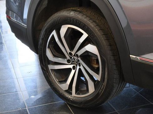 Used 2023 Volkswagen Atlas SEL AWD/4WD image 45