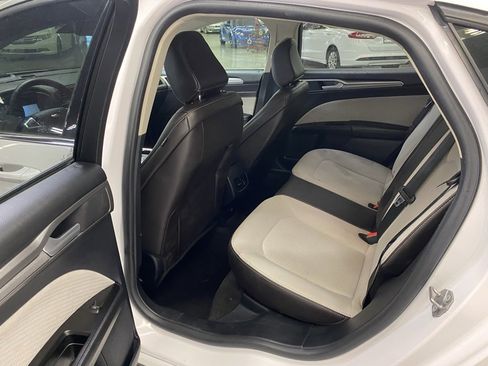 Used 2020 Ford Fusion SE w/ Equipment Group 151A image 10