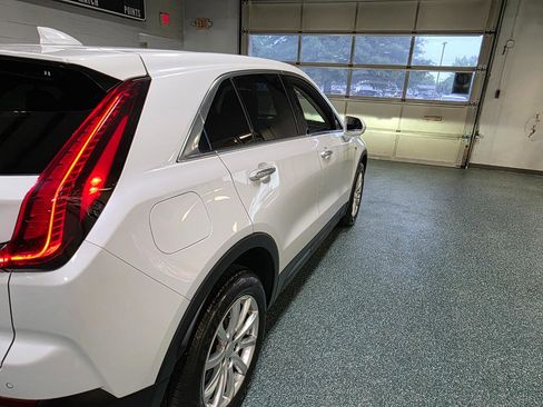 Used 2019 Cadillac XT4 Luxury w/ Cold Weather Package AWD/4WD image 7