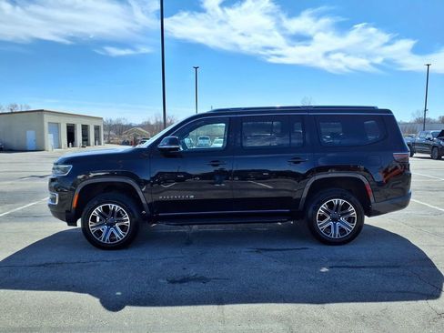 Used 2022 Jeep Wagoneer Series III w/ Rear Seat Video Group 1 image 4