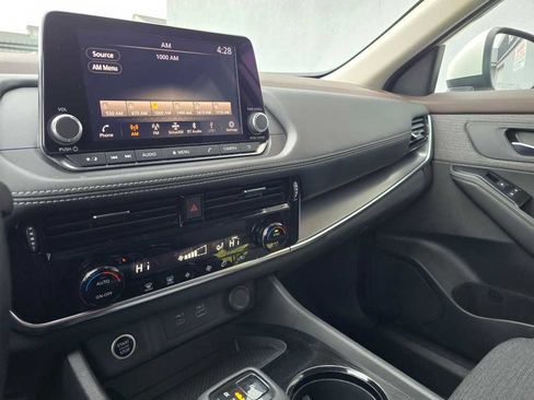 Used 2023 Nissan Rogue SV image 26