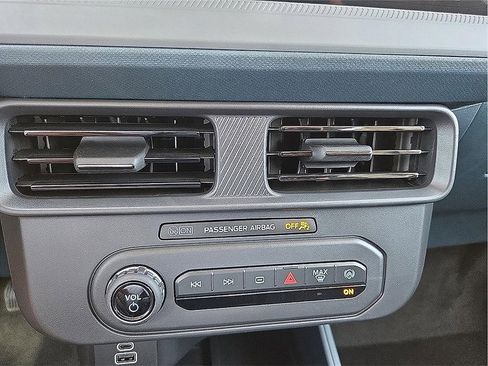 New 2025 Ford Maverick XL w/ Equipment Group 102A image 15