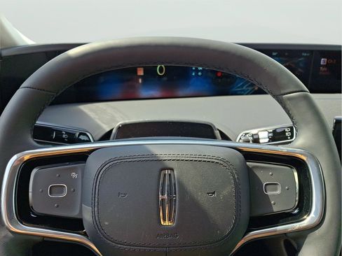 New 2026 Lincoln Nautilus Premier image 15