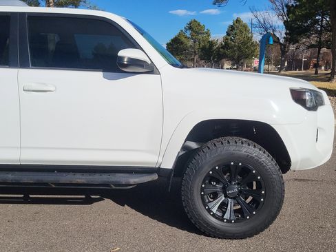 Used 2016 Toyota 4Runner SR5 image 7