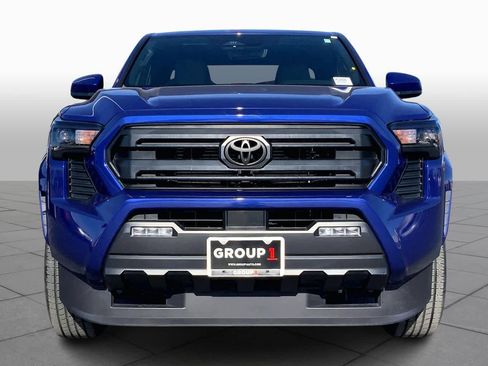 Used 2025 Toyota Tacoma SR5 image 4