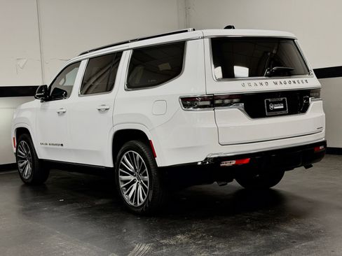 Used 2024 Jeep Grand Wagoneer Series III w/ Flexible Seating Group AWD/4WD image 10