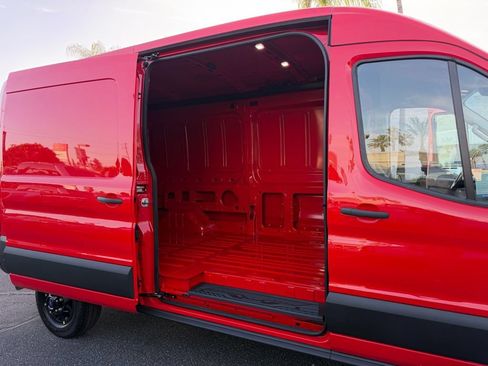 New 2026 Ford Transit 250 148 Medium Roof RWD image 10