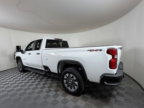 Used 2021 Chevrolet Silverado 2500 Custom w/ Custom Value Package AWD/4WD image 3