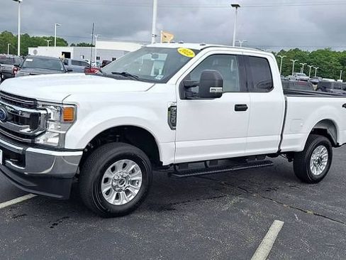 Certified 2022 Ford F250 XLT AWD/4WD image 4