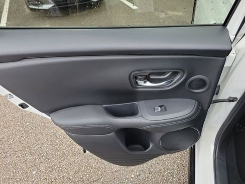 Used 2024 Honda HR-V EX-L image 11