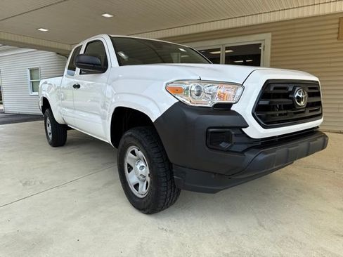 Used 2019 Toyota Tacoma SR AWD/4WD image 2