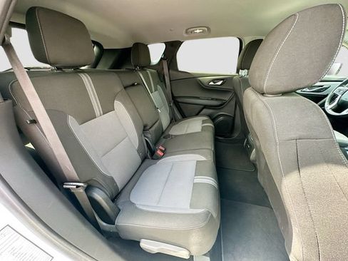 Used 2025 Chevrolet Blazer LT FWD image 25