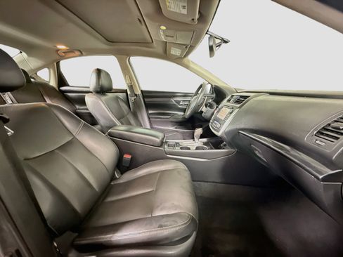 Used 2017 Nissan Altima 3.5 SL FWD image 29