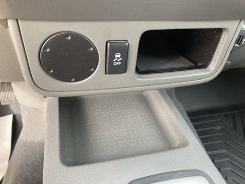 Used 2019 Nissan Frontier SV image 23