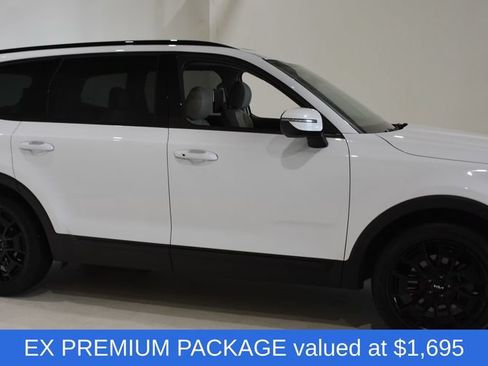 Used 2022 Kia Telluride EX w/ EX Premium Package AWD/4WD image 3