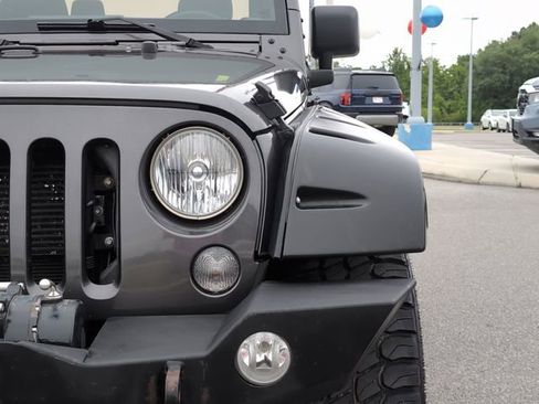 Used 2017 Jeep Wrangler Sport w/ Quick Order Package 24S AWD/4WD image 13