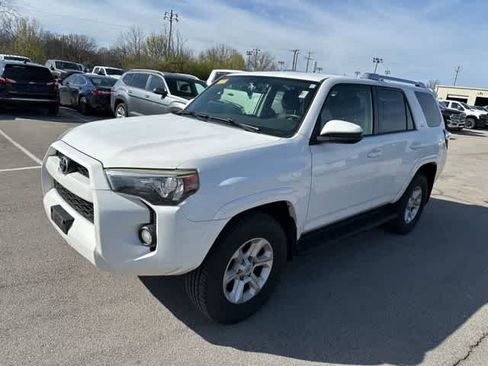 Used 2016 Toyota 4Runner SR5 image 2