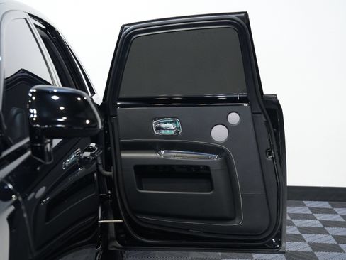 Used 2020 Rolls-Royce Ghost RWD image 25