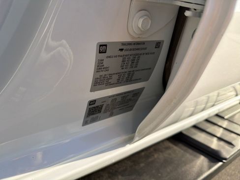 Used 2024 Chevrolet Silverado 1500 LTZ image 32