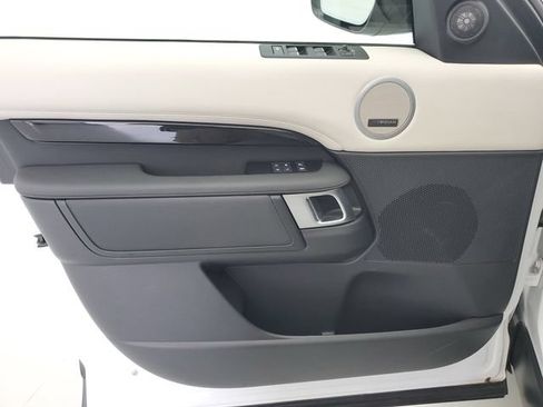 Used 2025 Land Rover Discovery S AWD/4WD image 20