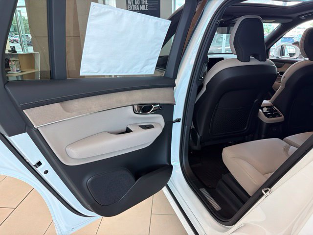 New 2026 Volvo XC90 T8 Plus w/ Protection Package Premier AWD/4WD image 10