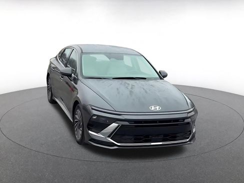 Used 2025 Hyundai Sonata SEL image 3
