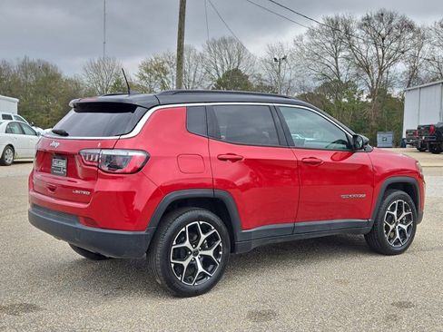 Used 2025 Jeep Compass Limited image 6