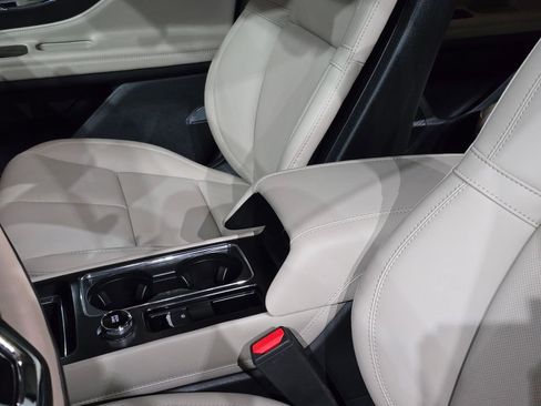 New 2026 Lincoln Corsair Reserve image 28