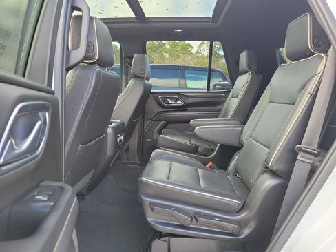 Used 2021 GMC Yukon SLT w/ SLT Premium Package image 18