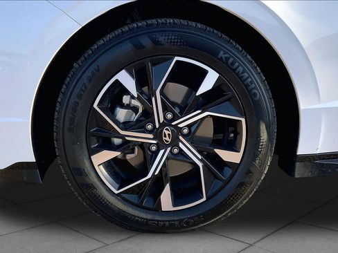 Used 2025 Hyundai Sonata SEL FWD image 10
