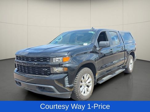 Used 2020 Chevrolet Silverado 1500 Custom w/ Custom Convenience Package RWD image 4
