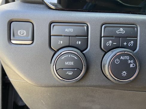 Used 2024 Chevrolet Silverado 1500 LT AWD/4WD image 44