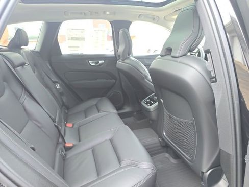 New 2026 Volvo XC60 B5 Ultra w/ Protection Package Premier AWD/4WD image 16