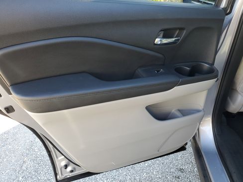 Used 2021 Honda Pilot EX image 15