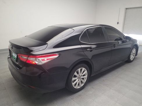 Used 2018 Toyota Camry LE image 9