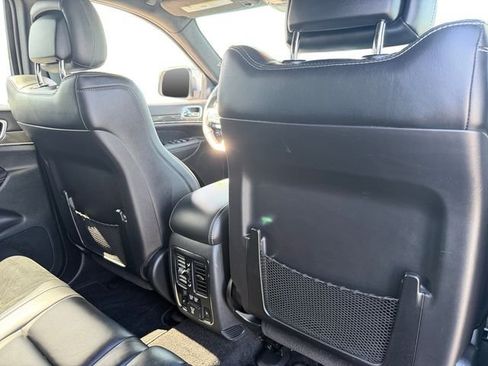Used 2015 Jeep Grand Cherokee SRT AWD/4WD image 18